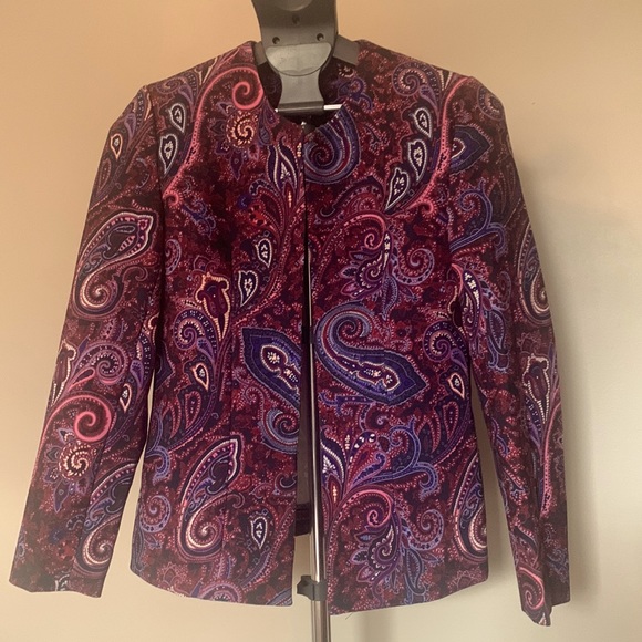 Blazer - Picture 1 of 2